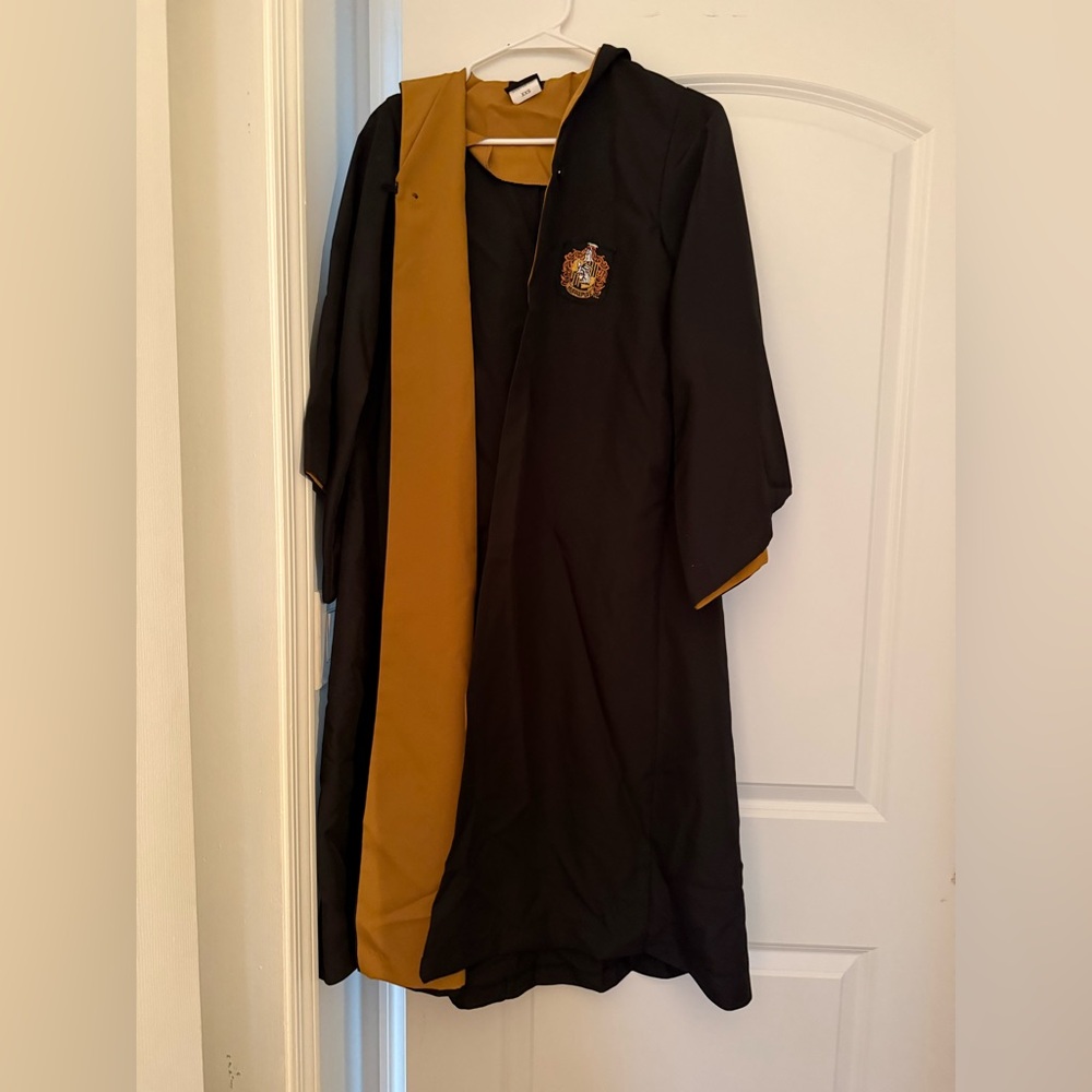 Hufflepuff Robe , XXS - Picture 2 of 8